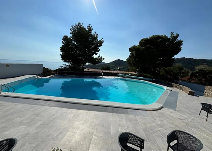 Charmante Maison Securisee Avec Piscine A Collioure - Fr-1-309-454