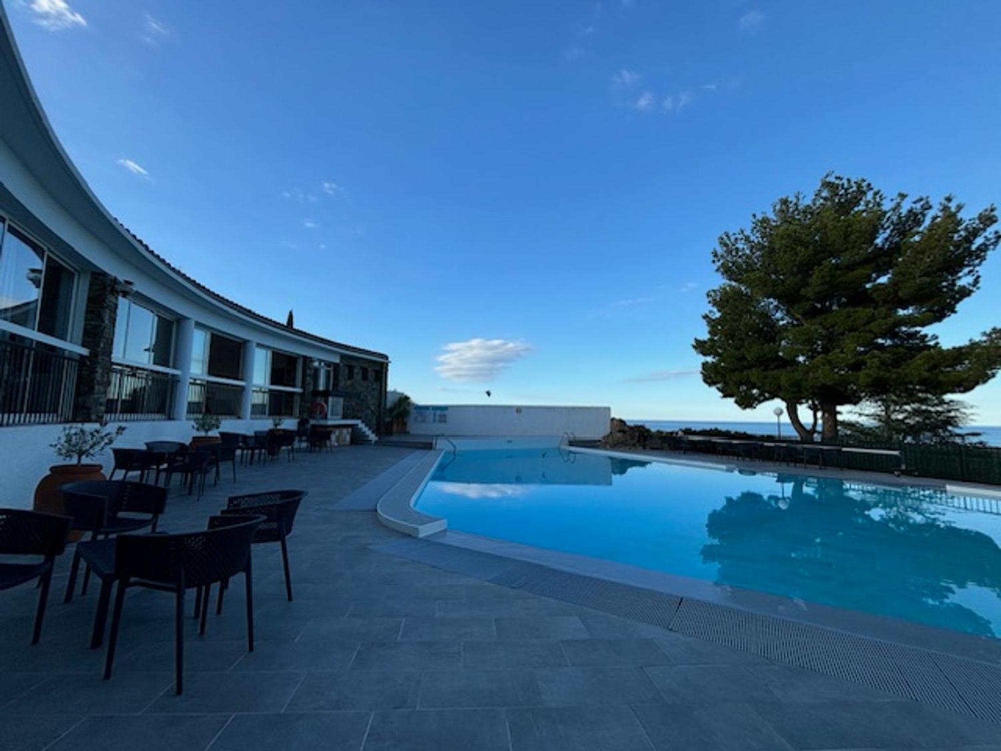 Charmante Maison Securisee Avec Piscine A - Fr-1-309-454